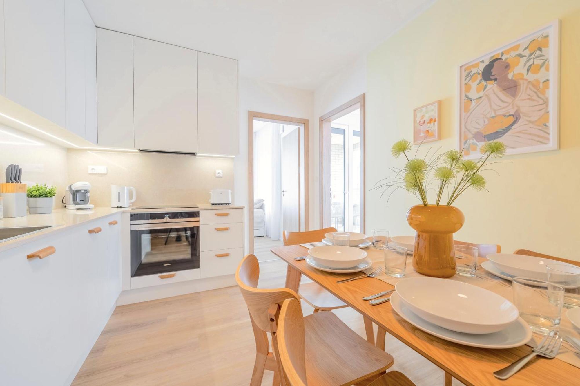 Bright 2Br - 4Th Floor, Balcony, Free Parking By Gravity Prague Appartement Buitenkant foto
