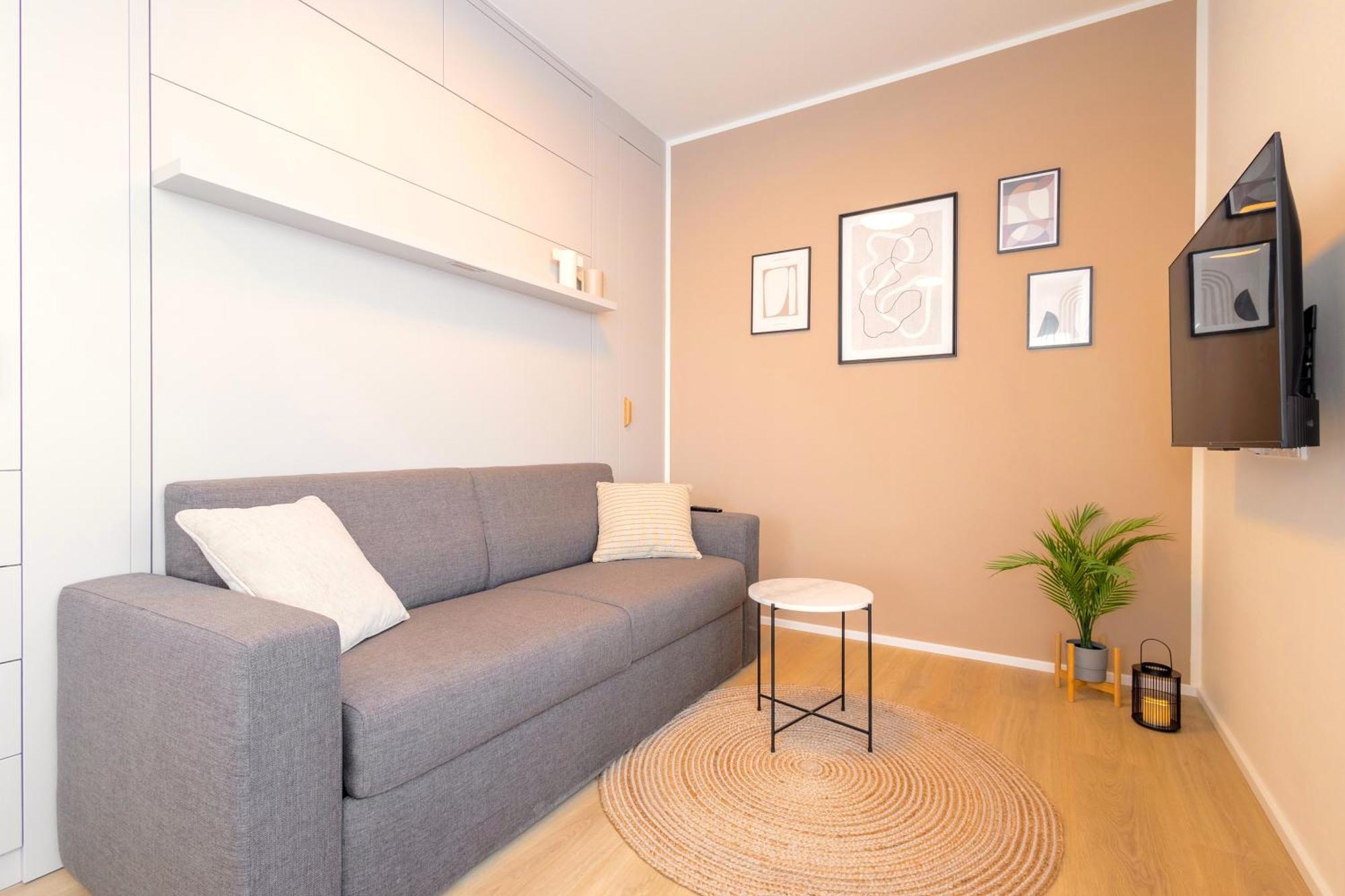 Bright 2Br - 4Th Floor, Balcony, Free Parking By Gravity Prague Appartement Buitenkant foto