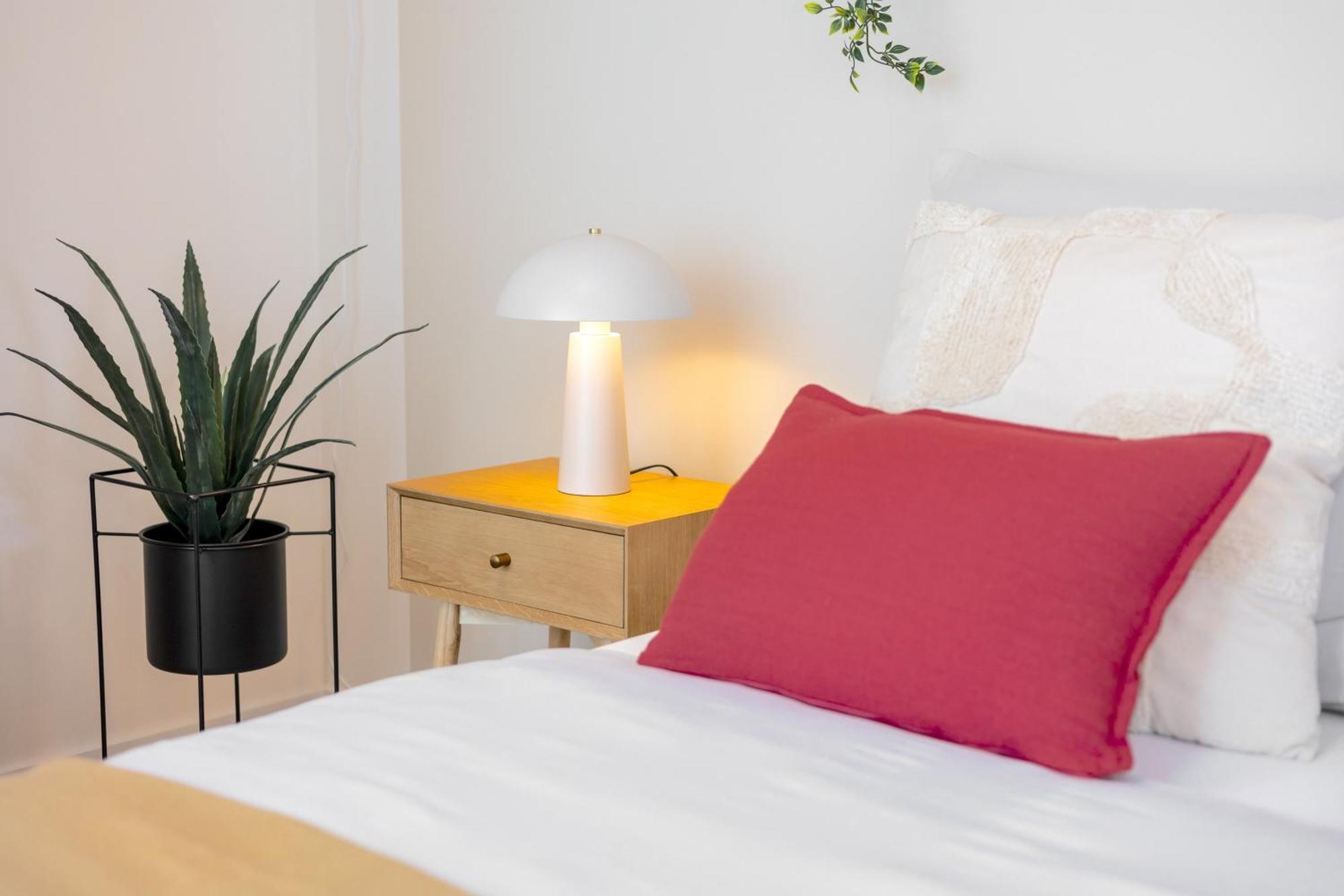 Bright 2Br - 4Th Floor, Balcony, Free Parking By Gravity Prague Appartement Buitenkant foto