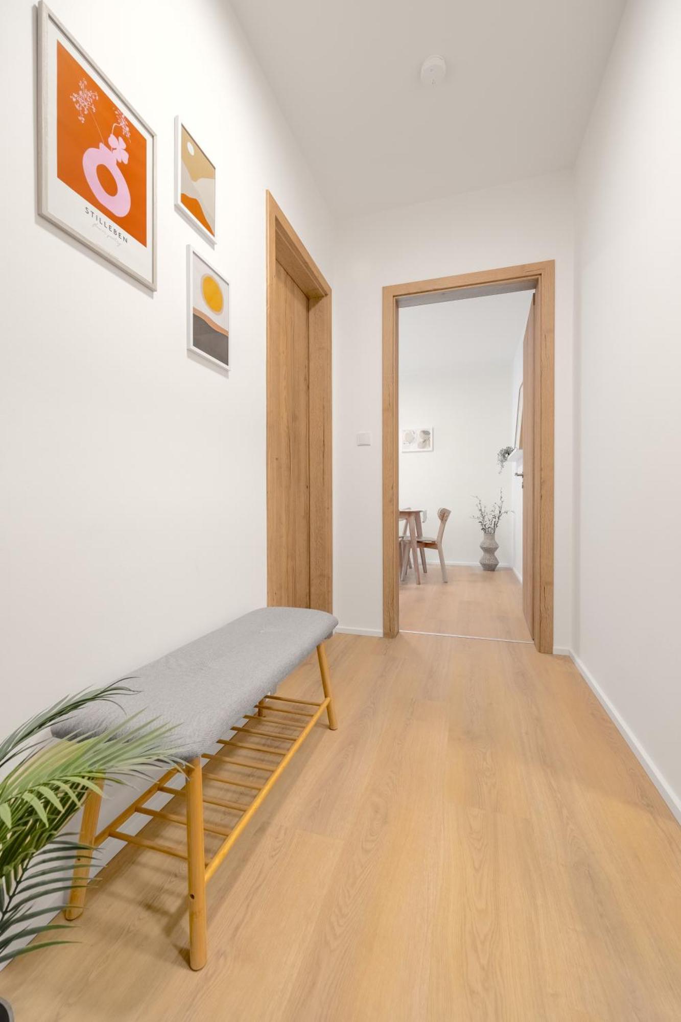 Bright 2Br - 4Th Floor, Balcony, Free Parking By Gravity Prague Appartement Buitenkant foto