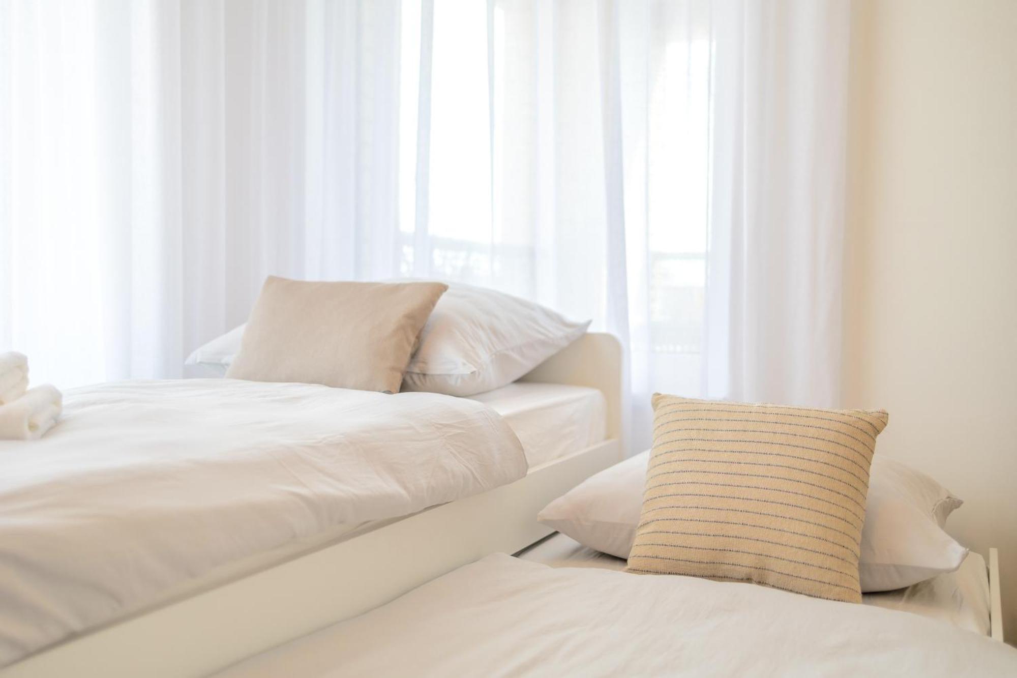 Bright 2Br - 4Th Floor, Balcony, Free Parking By Gravity Prague Appartement Buitenkant foto