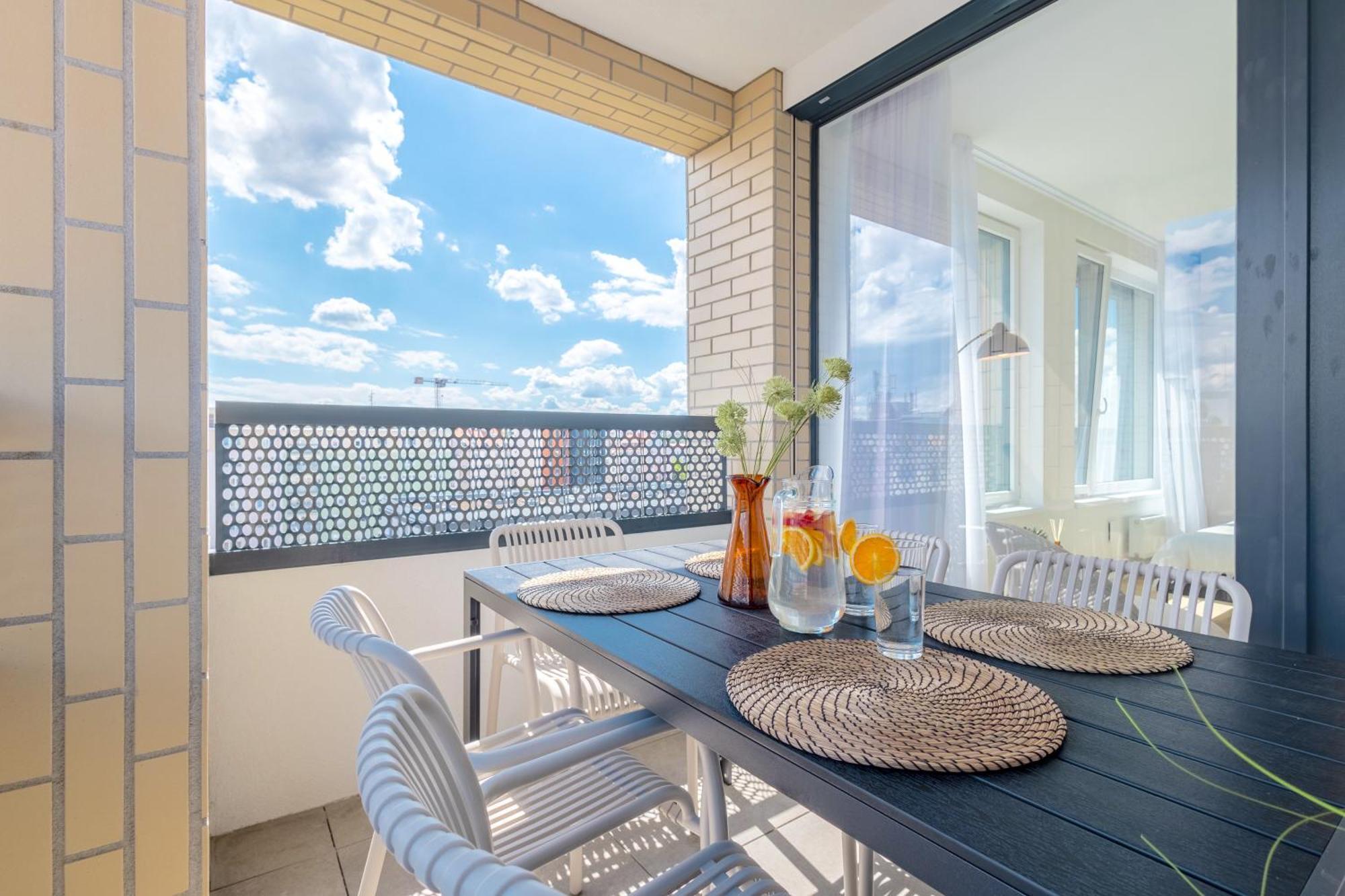 Bright 2Br - 4Th Floor, Balcony, Free Parking By Gravity Prague Appartement Buitenkant foto